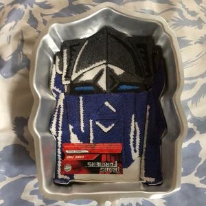Wilton Transformers cake mold